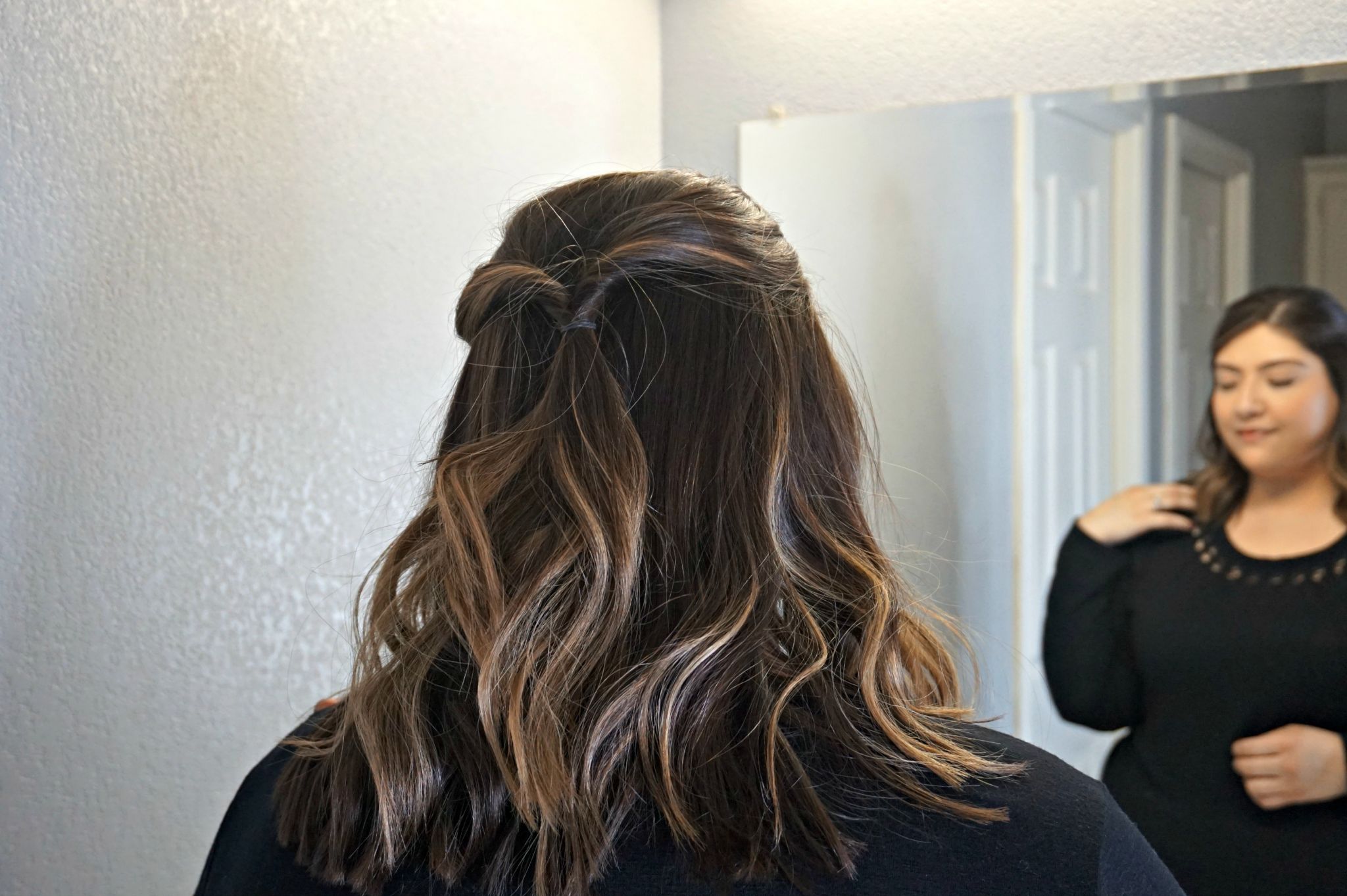 Easy 5 Minute Hairstyle // Easy Half Up, Half Down Hairstyle | Beauty With Lily #beautyblogger #hairstyle