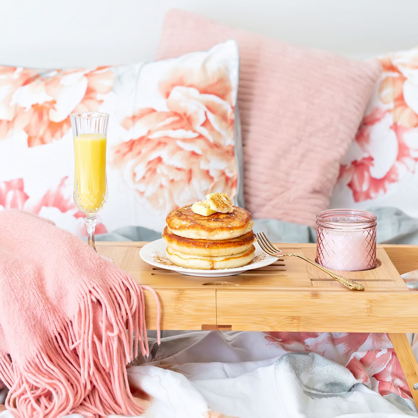 10 At-Home Date Nights To Try // Date Night Ideas // Date Night In Ideas // Romantic Date Night Ideas // Fun Date Night Ideas // Inexpensive Date Night Ideas // Cheap Date Night Ideas // Date Night Ideas At Home | Beauty With Lily #athomedatenights #datenight #stayhomestaysafe